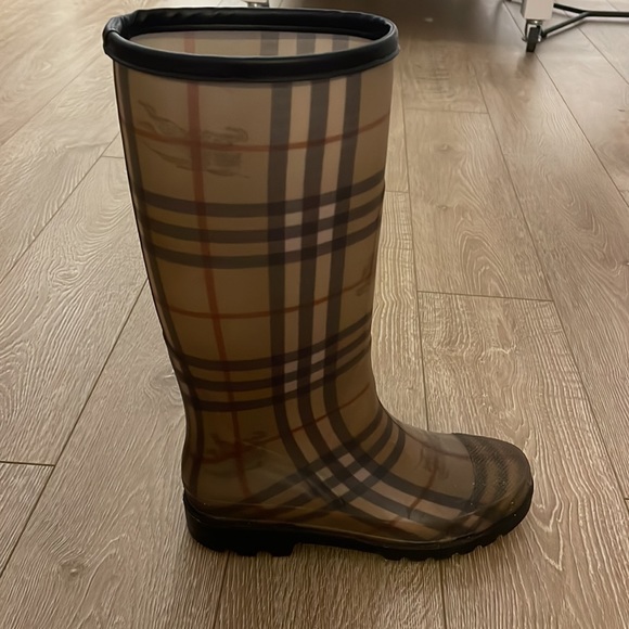 Burberry Rain Boot - Picture 2 of 5
